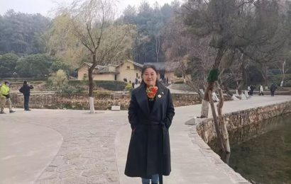 世界华人联合总会姜琳主席前往韶山纪念毛主席诞辰129周年