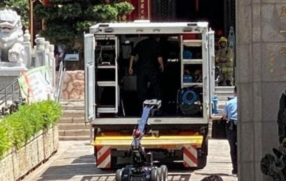 香港黄大仙祠发现可疑铁盒 警方已将其引爆