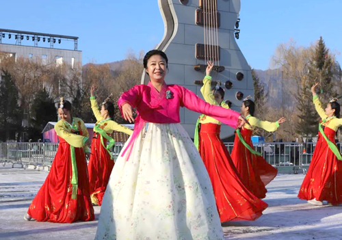 福虎迎来新时代，各族人民一家亲